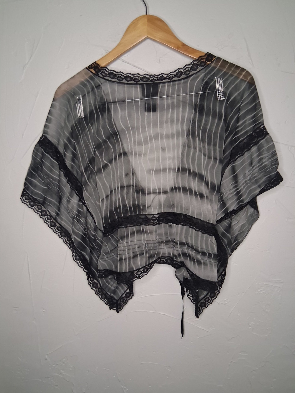 Daytrip Sheer Lace Trim Kimono Top Gray Black Striped Bohoemian Festival Sz Sm - Picture 7 of 7